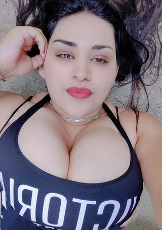 Jennifer Busty Latina